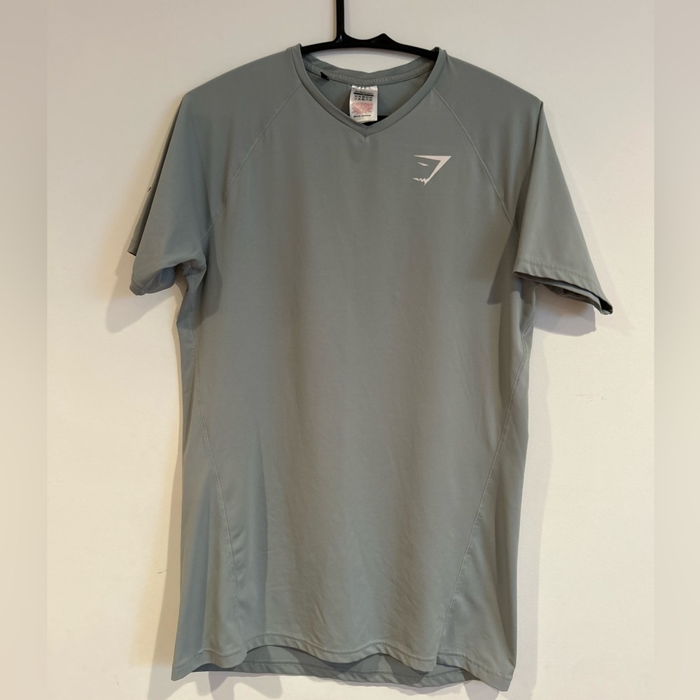 Men’s blueish gray short sleeve shirt